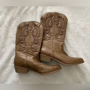 Brown Gaucho Boots cowgirl size 8
